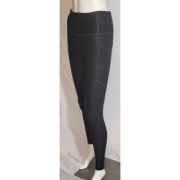 Victoria Secret Women’s 7/8 Length Legging - Size 2 - Picture 3 of 10